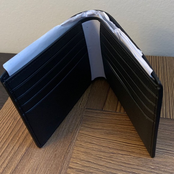 ‼️SOLD‼️COACH Double Billfold Wallet In Signature Canvas - Picture 6 of 7